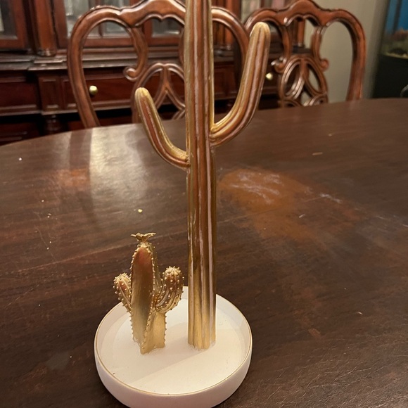 Cute cactus jewelry holder - Picture 4 of 4